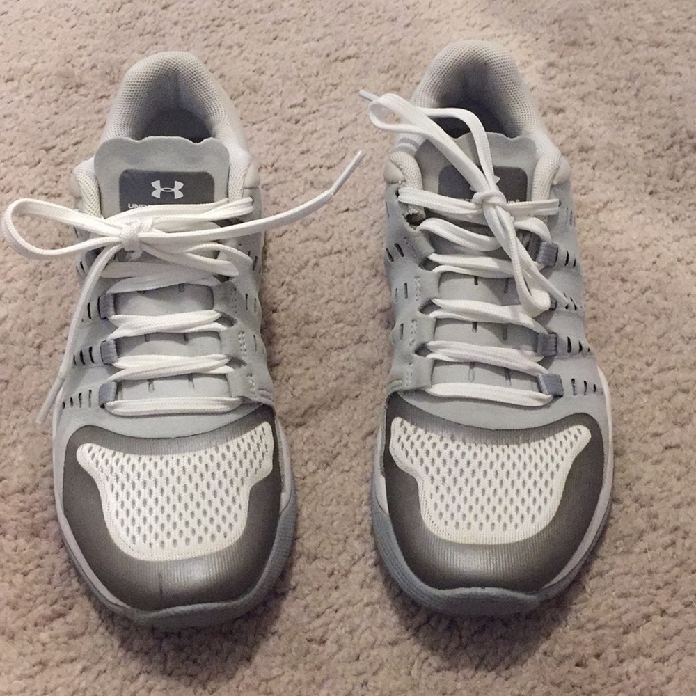 5.5 Under Armour Sneakers